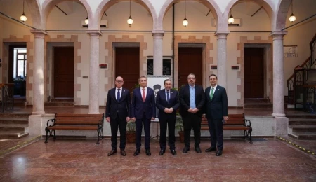 Balıkesir Ayvalık’ta Rauf Raif Denktaş Kültür Merkezi açıldı