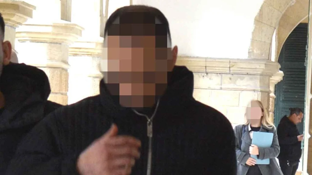 Uyuşturucuyu keman kutusuna sakladı