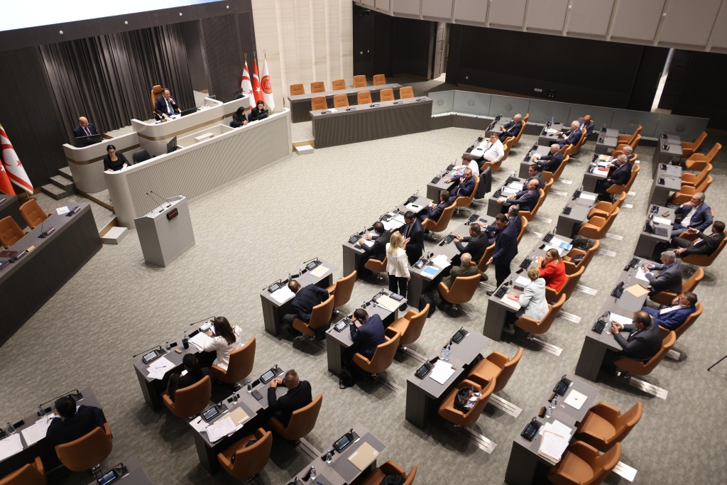 Meclisi Genel Kurulu yasama göreviyle toplandı