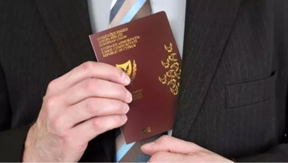 250 kişiye Kıbrıs Cumhuriyeti kimliği verildi: Rum basınından Erhürman’a karma evlilik eleştirisi