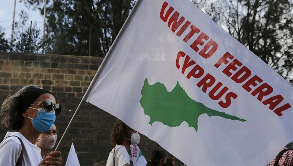 Kıbrıslı Rumların yüzde 54’ü federal çözümü desteklerken, yüzde 28’i karşı çıkıyor