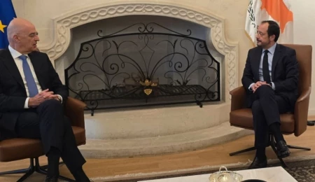 Hristodulidis, Yunanistan Savunma Bakanı Dendias’ı kabul etti: Her türlü yardıma hazırız