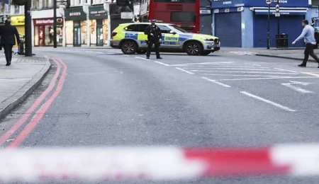 Londra polisi: Bir Yahudi örgütüne ait dört ambulans ateşe verildi