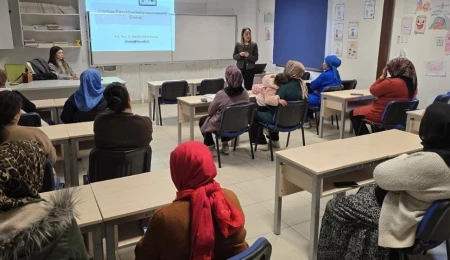 Anneler için çocuk ve ergen beslenmesi eğitimi düzenlendi