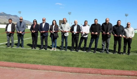 Değirmenlik Akıncılar Belediyesi Sadık Cemil Stadyumu çim sahası açıldı