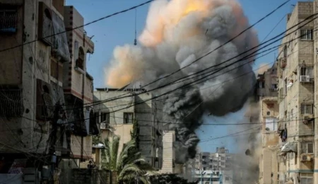 İsrail ordusu ateşkesi ihlal ederek Gazze Şeridi’nin çeşitli bölgelerini bombalamayı sürdürüyor