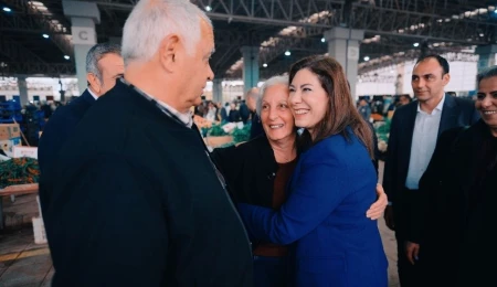 Sıla Usar İncirli, Mağusa’da vatandaşlarla bayramlaştı