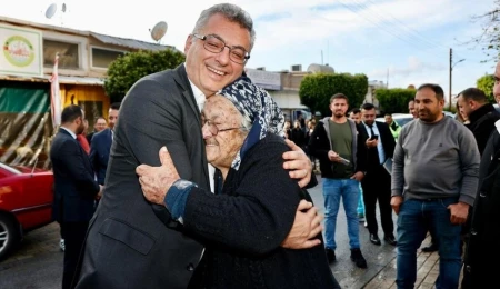 Tufan Erhürman Girne’de halkla buluştu: Her türlü iyi niyetli yaklaşıma devam edeceğiz