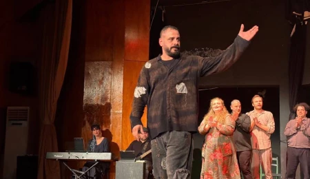 Kıbrıs Türk Devlet Tiyatroları “Kafkas Tebeşir Dairesi” oyununu sahneledi