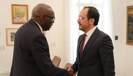 Nikos Hristodulidis, Khassim Diagne ile görüştü: Geçiş noktalarında tıkanıklık, liderler zirvesi kapıda