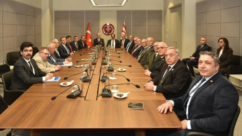 Akar, Muharip Dernek temsilcileriyle bir araya geldi