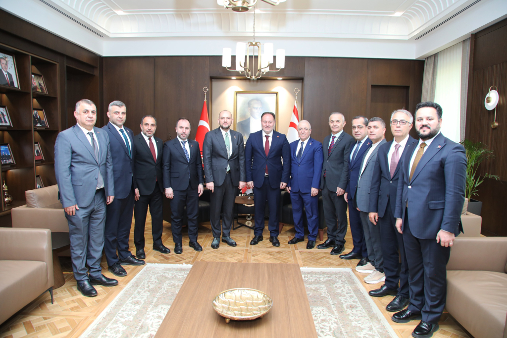 Öztürkler MÜSİAD heyetini kabul etti