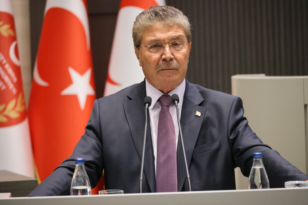 Üstel: Askeri anlaşmalarla adayı tehlikeye atmaktan ve altından kalkamayacağınız adımlar atmaktan vazgeçin
