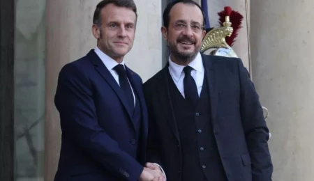 Macron bugün Güney Kıbrıs’a geliyor: Gündem Kıbrıs sorunu, enerji, savunma ve güvenlik iş birliği