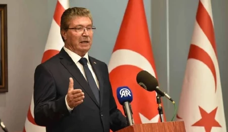 Üstel’den Hristodulidis’e Fransız askerleri tepkisi: Tehlikeli adımlardan vazgeçin, kaybeden yine siz olacaksınız