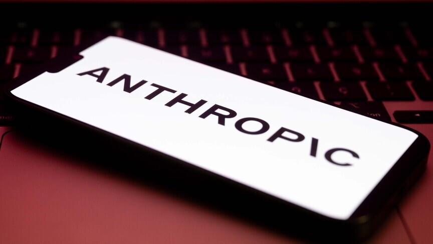 Anthropic’in kurucu ortağı Olah, yapay zekanın sadece teknoloji şirketlerine bırakılamayacağını belirtti