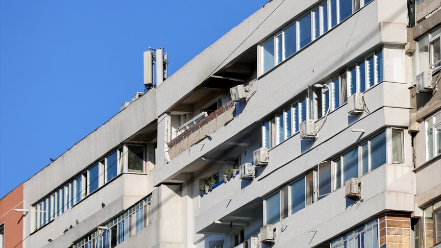 Romanya’da bir apartmana Rus İHA’sı düşmesi sonucu 2 kişi yaralandı