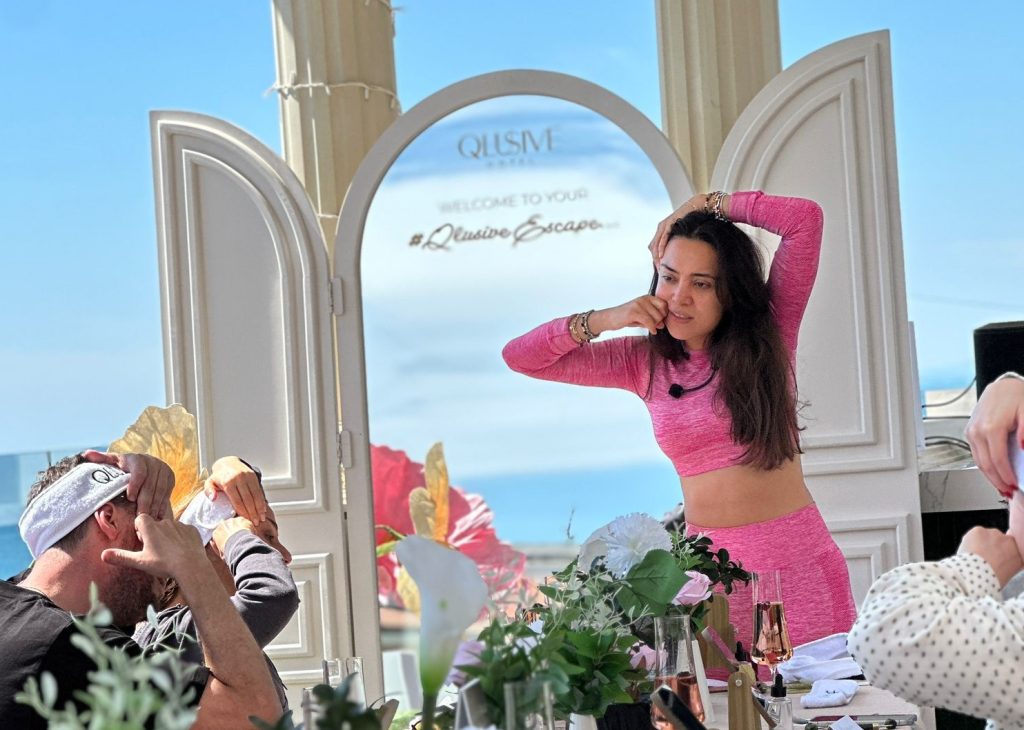 Kuşadası’nda Yüz Yogası Buluşması: Ayça Kuru’dan Özel Eğitim