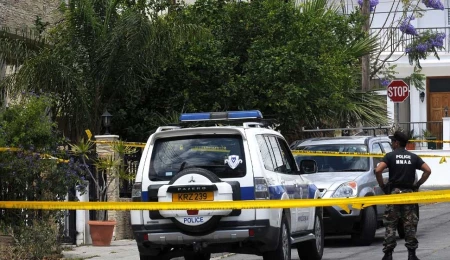 Baf’ta özel sağlık merkezine ait 4 ambulans kundaklandı