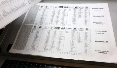 Güney Kıbrıs’ta oy pusulaları ilk kez çift yönlü basılacak
