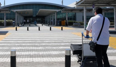 Larnaka ve Baf havalimanlarındaki yolcu trafiği ikiye katlandı
