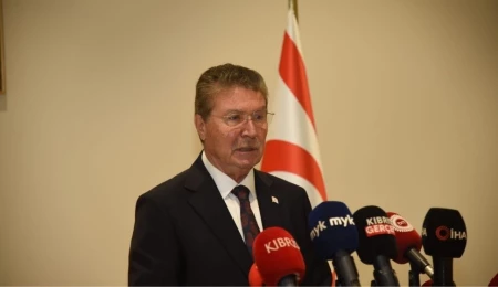 Üstel’den Hristodulidis’e sert tepki: Türkiye, Kıbrıs’ta asla savaş suçu işlememiştir!