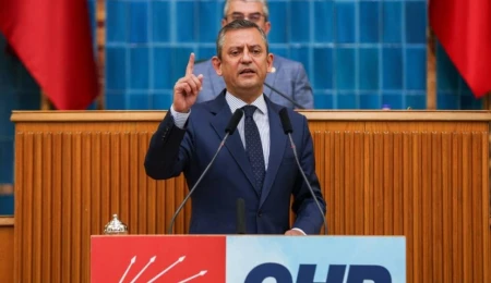 CHP Genel Başkanlığı görevinden uzaklaştırılan Özgür Özel, yeniden CHP TBMM Grup Başkanı seçildi