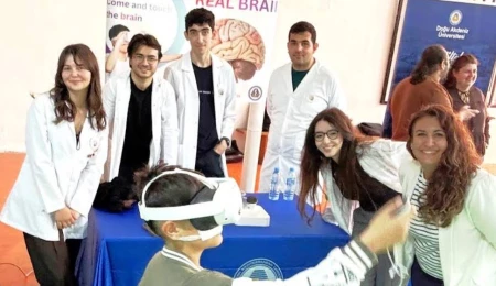 Doğu Akdeniz Üniversitesi’nden REAL BRAIN projesiyle gençlere bilim yolculuğu
