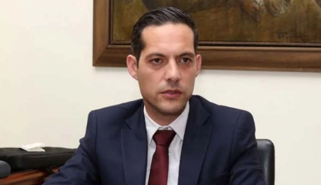 Rum Sözcü Konstantinos Letimbiotis: Kıbrıs sorununda genişletilmiş konferans şart