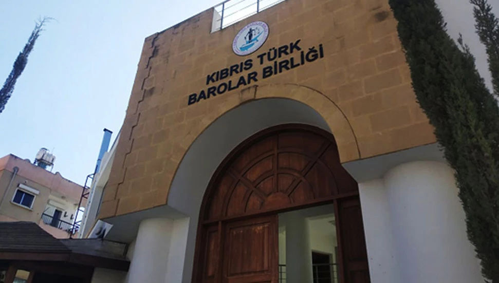 Barolar Birliği basın toplantısını iptal ederek yasayı savundu