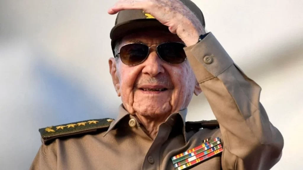 Eski Küba Devlet Başkanı Castro, 95’inci yaş günü dolayısıyla düzenlenen törene katıldı