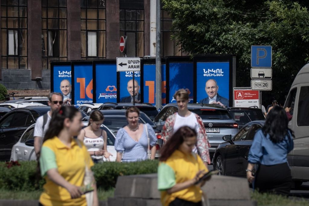 Ermenistan halkı parlamento seçimleri için yarın sandık başına gidecek
