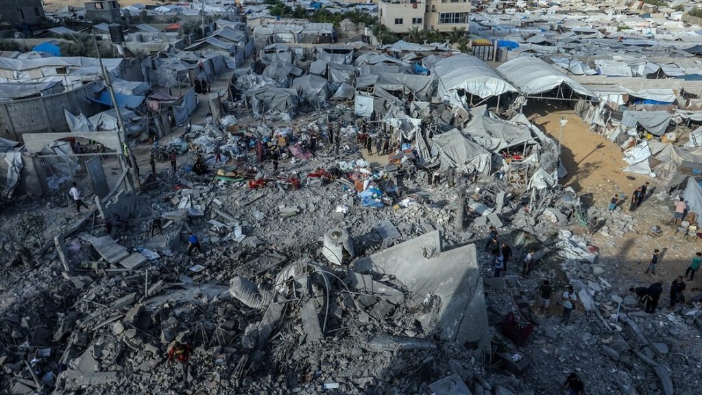 İsrail’in Gazze’ye düzenlediği saldırılarda son 24 saatte 10 Filistinli hayatını kaybetti