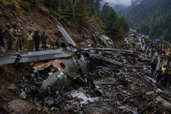 Pakistan’ın Azad Cammu Keşmir bölgesindeki helikopter kazasında 22 asker öldü
