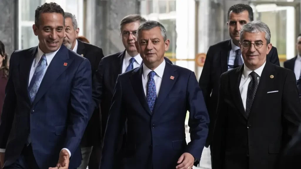 CHP’de Ali Mahir Başarır ve Gökhan Günaydın’ın grup başkanvekilliği düştü