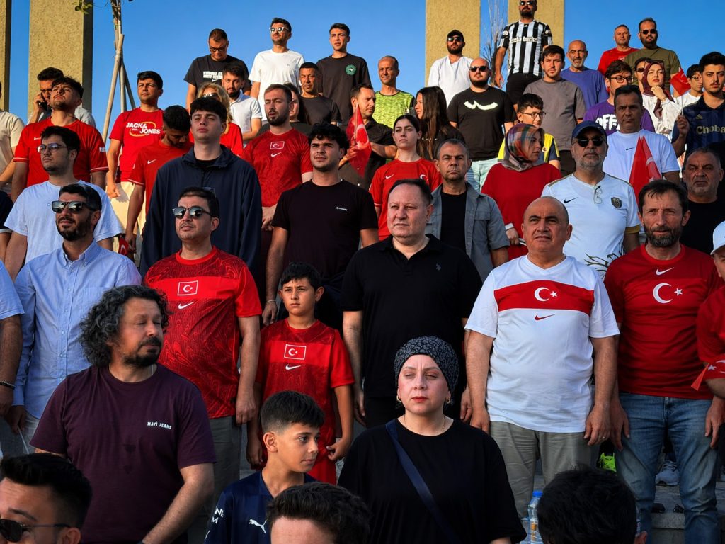 Öztürkler, Türkiye A Milli Futbol Takımı maçını Millet Bahçesi’nde izledi