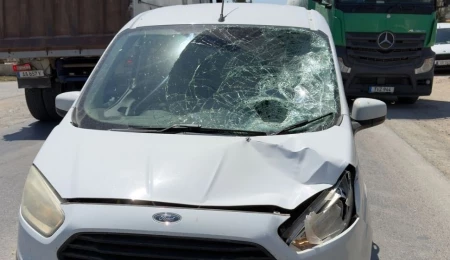 Çatalköy’de bir araç yayaya çarptı: Olay yerine ambulans sevk edilirken, polis soruşturma başlattı
