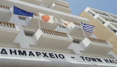 Larnaka’daki Akdeniz Sanatçıları Parkı’nda vandalizm: Larnaka Belediyesi olayları kınadı