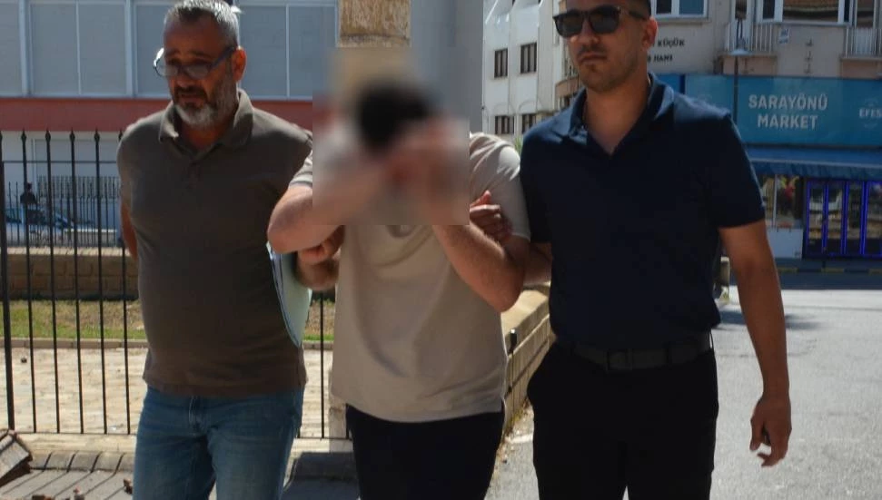 Çalıştığı mağazadan 4 bin Euro değerinde 10 telefon çalıp satmakla itham edilen zanlı 5 gün daha tutuklu