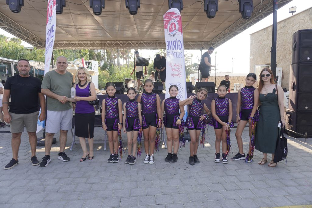 “Karaoğlanoğlu Spor Oyunları ve Deniz Şenliği” sürüyor