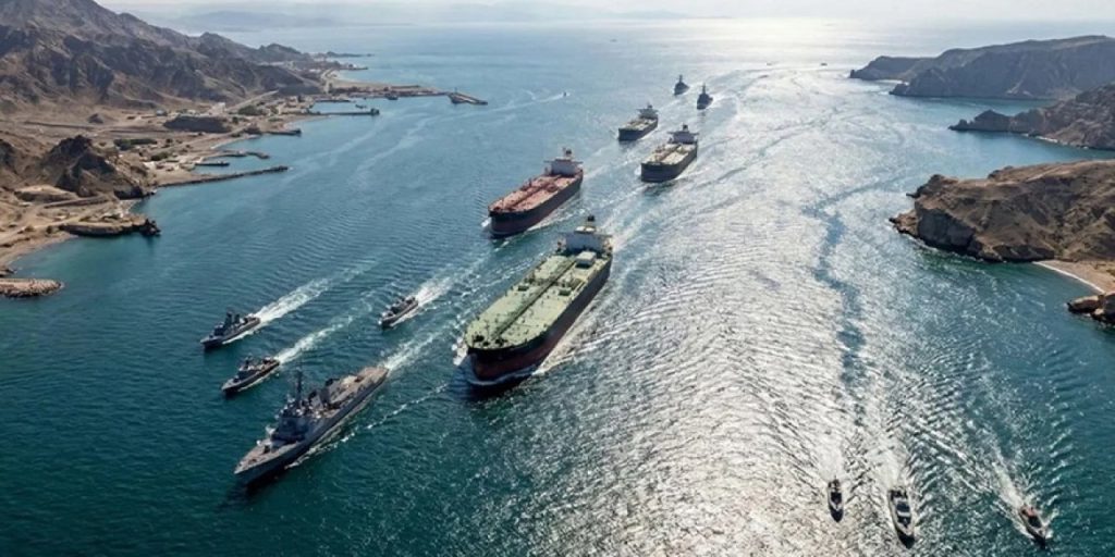 İran, Hürmüz Boğazı’ndan geçen Güney Kıbrıs bayraklı ticari bir gemiye ateş açtı
