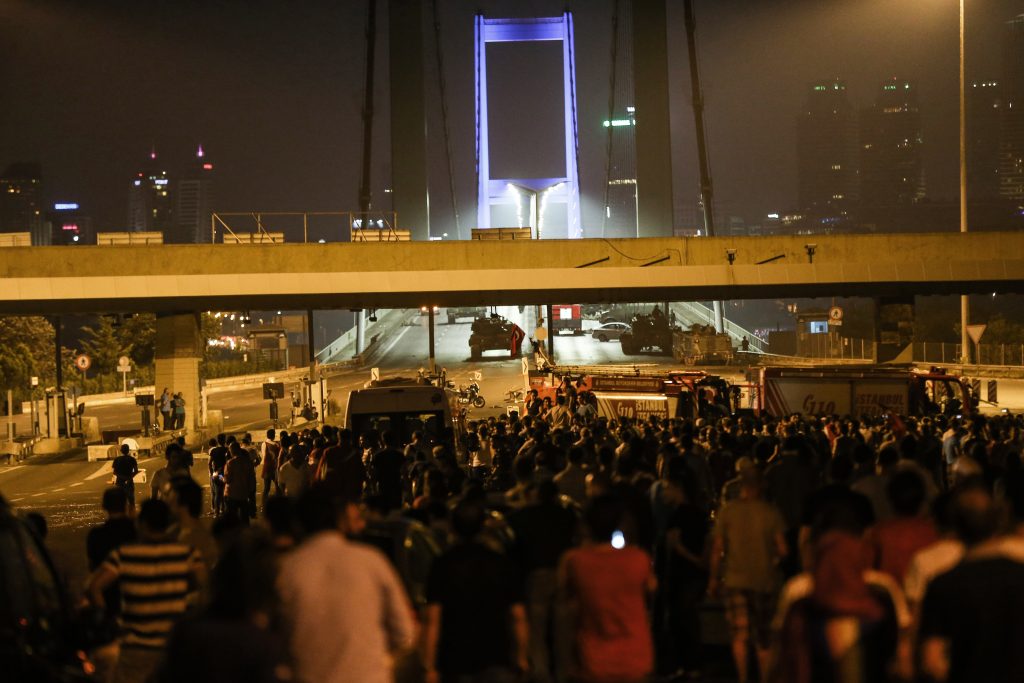 15 Temmuz mesajları: “Dünyaya demokrasi dersi verildi”