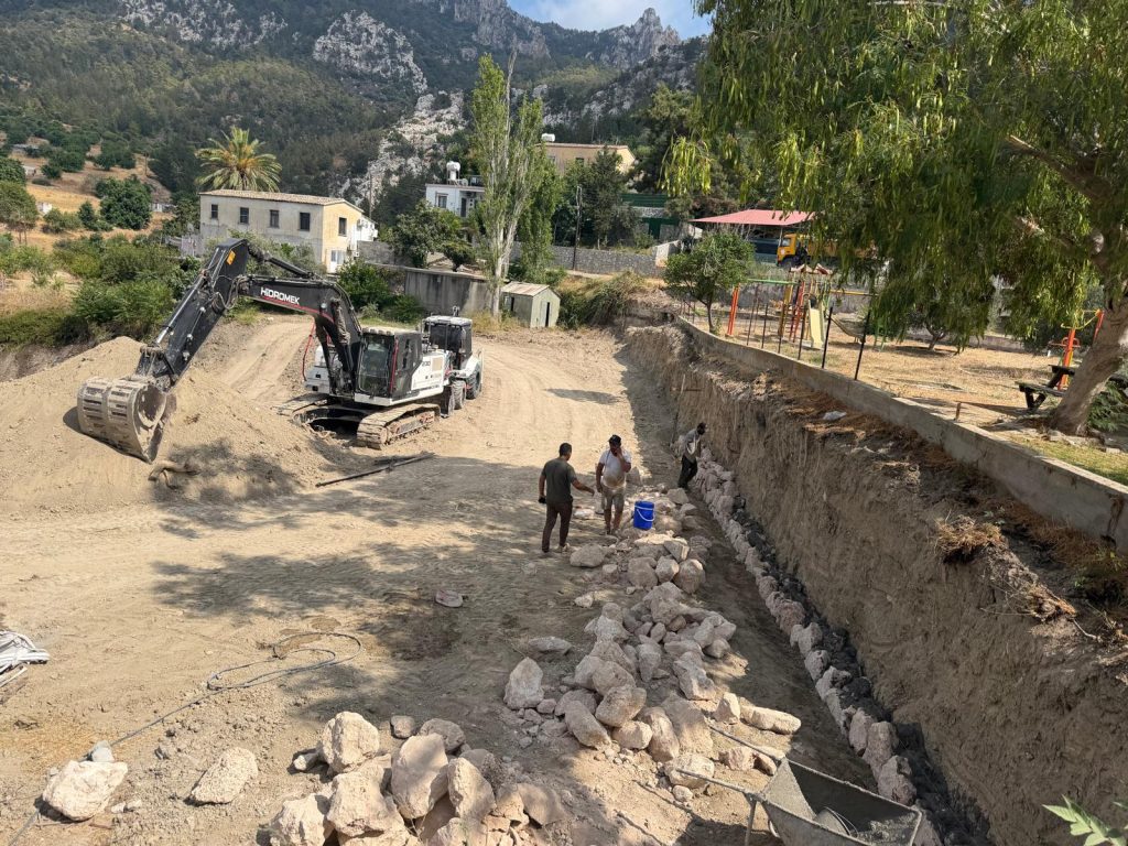 Tatlısu Belediyesi festival alanını yeniliyor