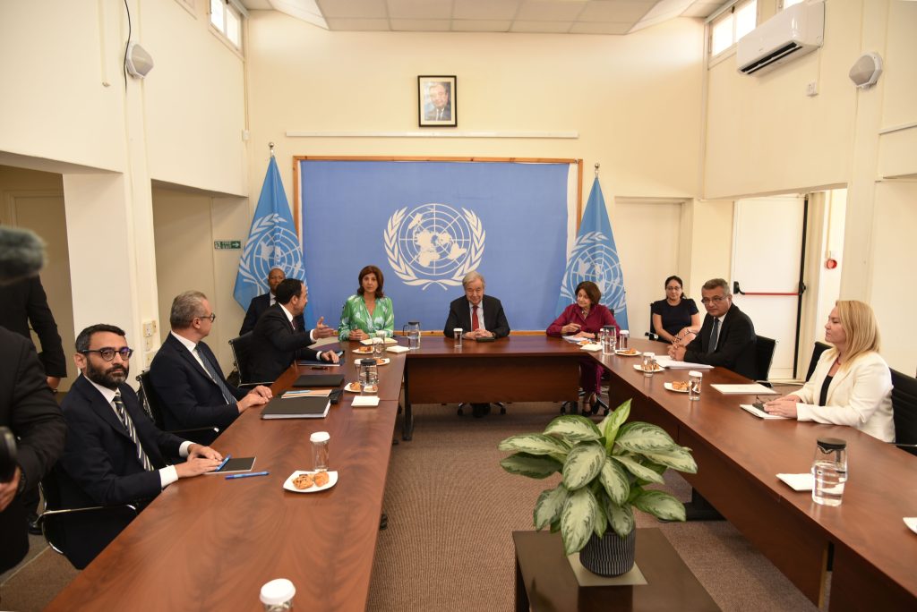 Guterres, Erhürman ve Hristodulidis’in ara bölgede bir araya geldiği üçlü görüşme başladı