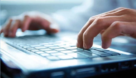 Fransa ve DSÖ’den çocukların dijital ortamlarda daha iyi korunması için küresel iş birliği çağrısı