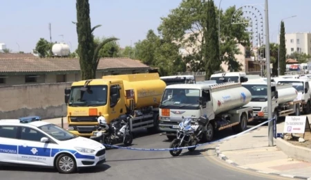 Güney Kıbrıs’ta akaryakıt istasyonu sahiplerinden tanker düzenlemesine protesto