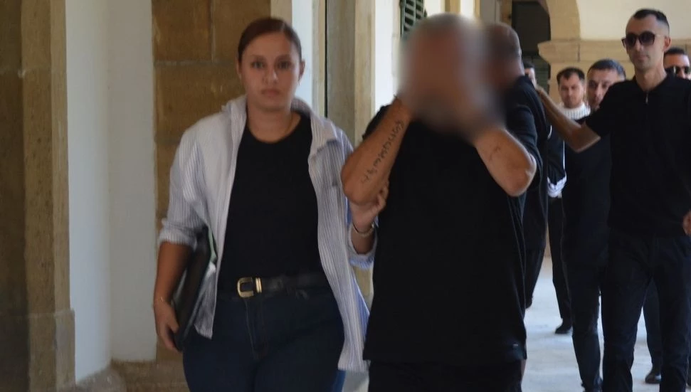 “Vatandaşlık” vaadiyle 650 bin TL, 8 bin Sterlin ve 4 bin 600 euro almakla itham ediliyor