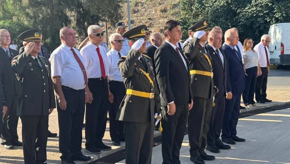 Lefkoşa’daki ilk tören Şehitler Anıtı önünde düzenlendi