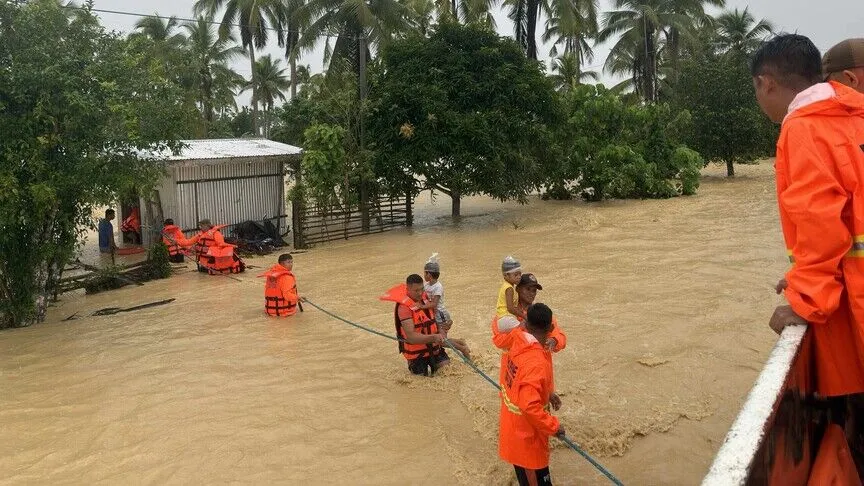 Filipinler’de tropikal siklonlar ve muson yağmurları nedeniyle 12 kişi hayatını kaybetti