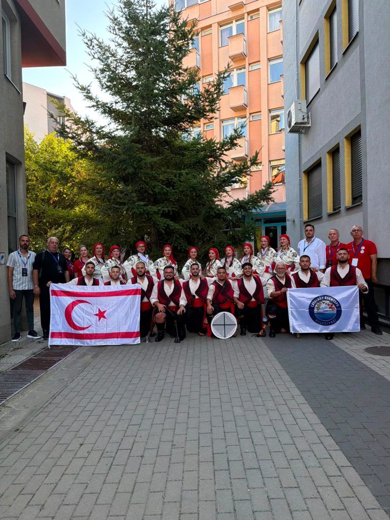 Çatalköy Esentepe Belediyesi Halk Dansları Topluluğu, Sırbistan’da festivale katıldı